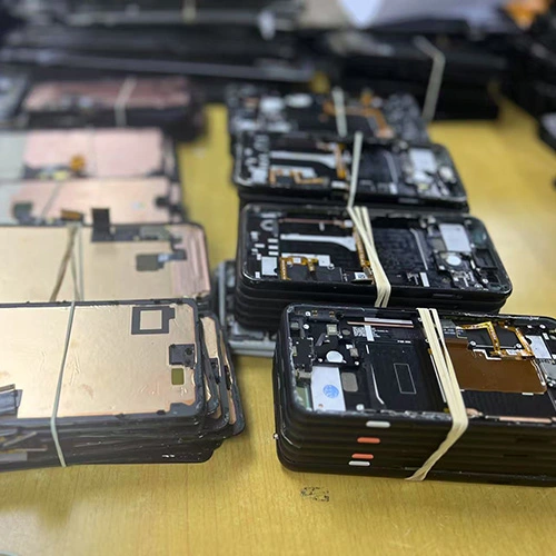 Samsung LCD pantailak erabiltzen ziren